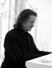 Eugene Portman - Jazz Pianist. Can be hired as a pianist in Sussex, Surrey, Hampshire, Kent, Essex, London, Berkshire, Hertfordshire, Buckinghamshire and the rest of the UK